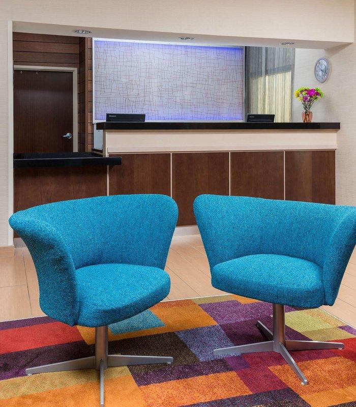 Fairfield Inn & Suites By Marriott Гейлсберг Экстерьер фото
