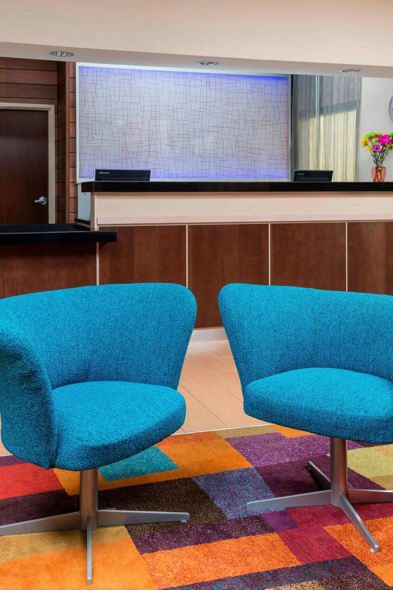 Fairfield Inn & Suites By Marriott Гейлсберг Экстерьер фото