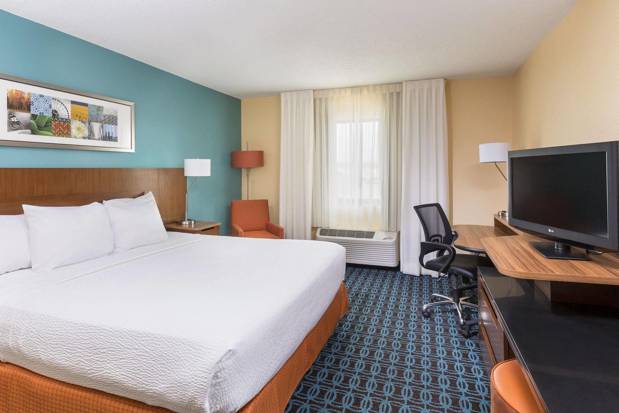 Fairfield Inn & Suites By Marriott Гейлсберг Экстерьер фото